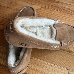 Brand new! UGG Chestnut Suede Moccasins with Cream Fur